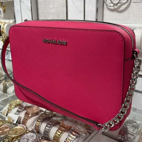 Michael Kors Jet Set Large Saffiano Leather EW Crossbody Bag
Dragonfruit
NWT - Picture 3 of 16